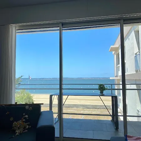 Апартаменты L'ocean Vue Bassin 1ere Ligne Plage Pereire Vue Mer